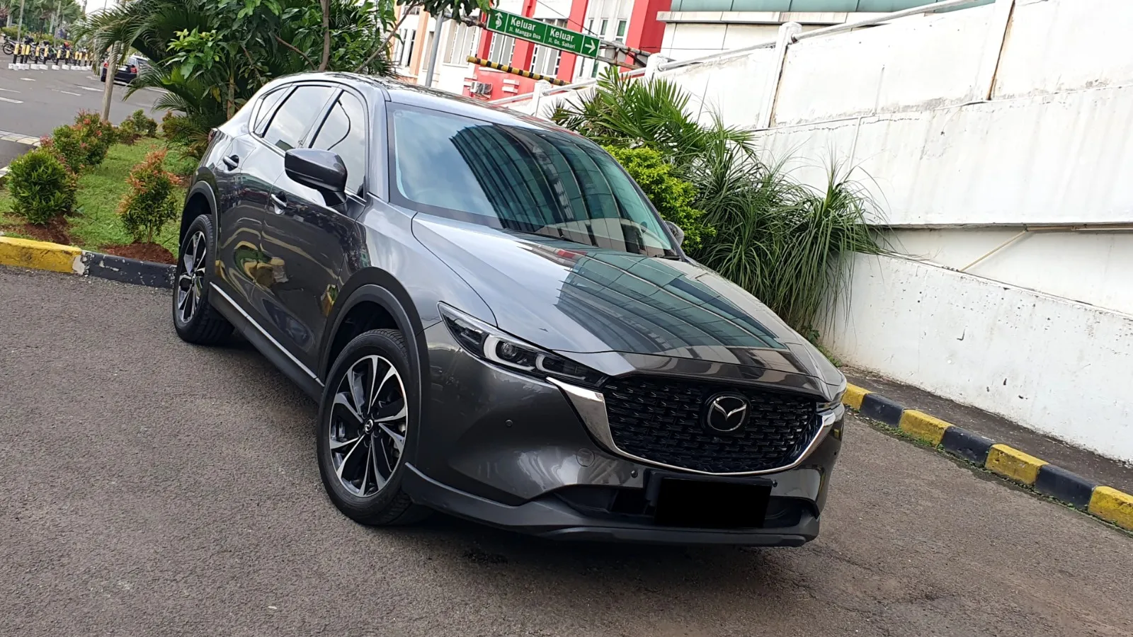 Profil Singkat Dua SUV Medium Premium
