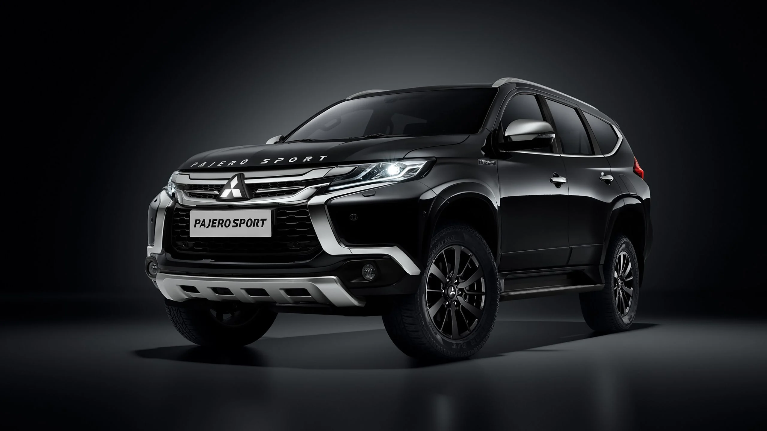 Mobil Pajero Second